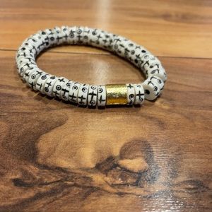 Espacio pop up shop tribal bone bracelet